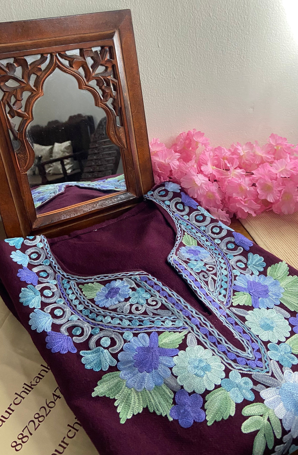 “NOORAIN" Kashmiri Pheran