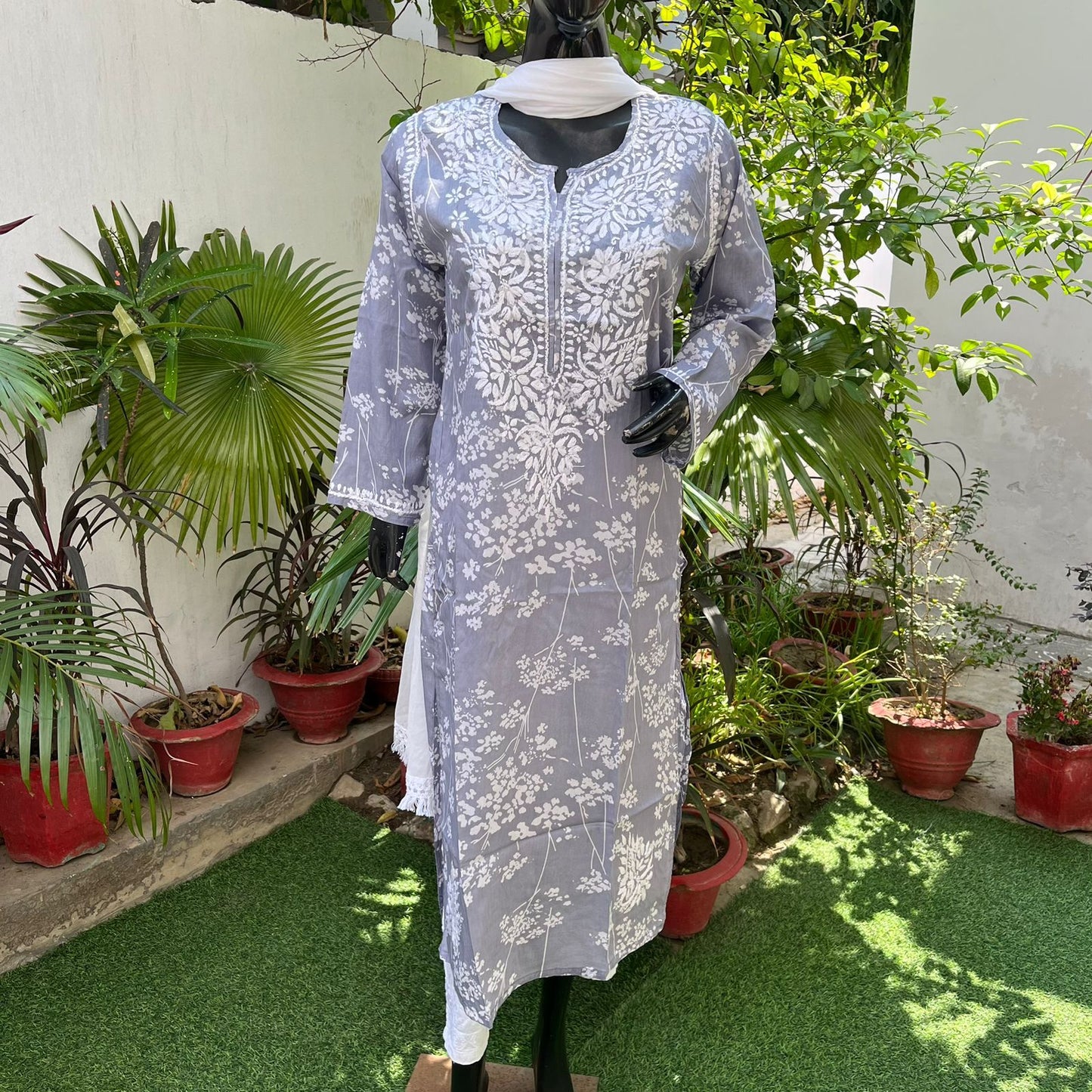 "ZAINA" Mul Cotton Chikankari Kurta