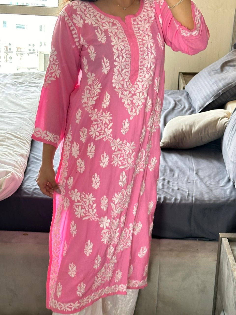 "HANUA" Modal Chikankari Kurta