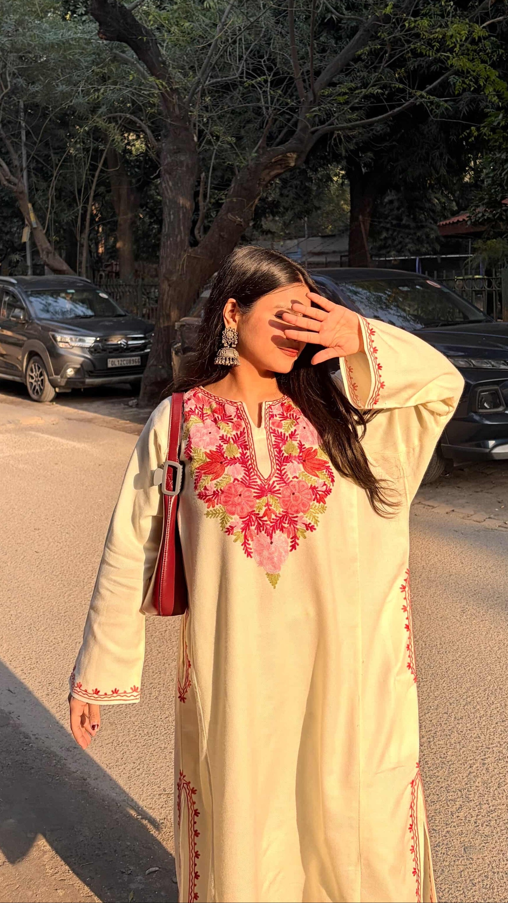 “AZAAN" Kashmiri Pheran