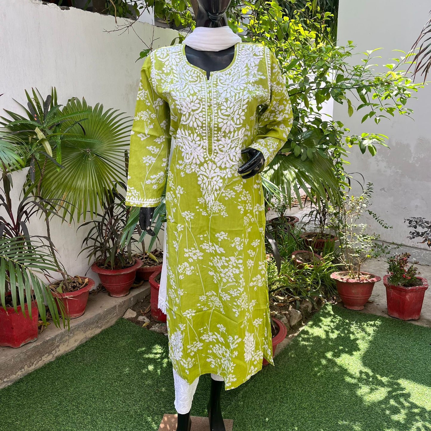 "ZAINA" Mul Cotton Chikankari Kurta