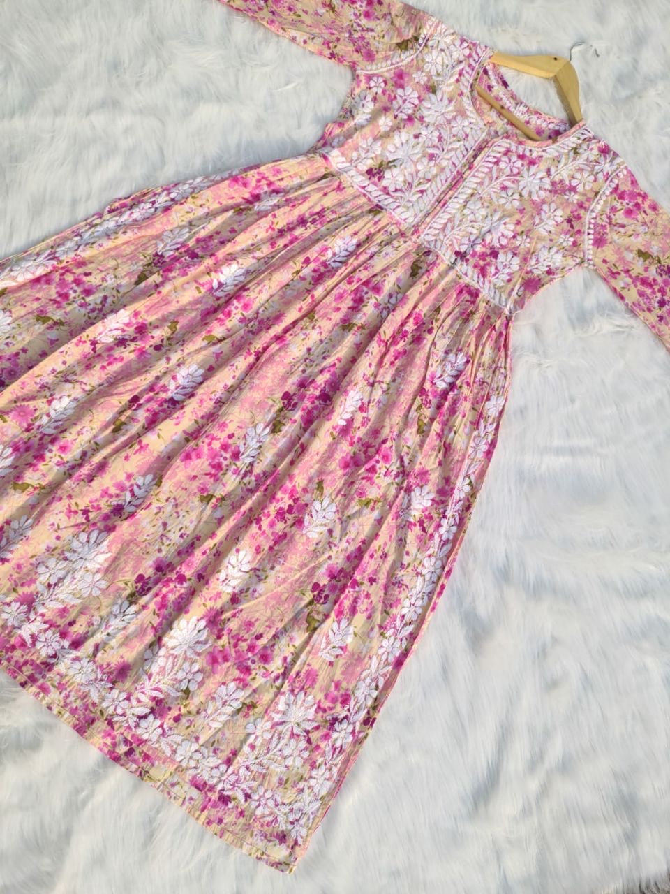 “HAYA” Nyra Cut Chikankari Kurta