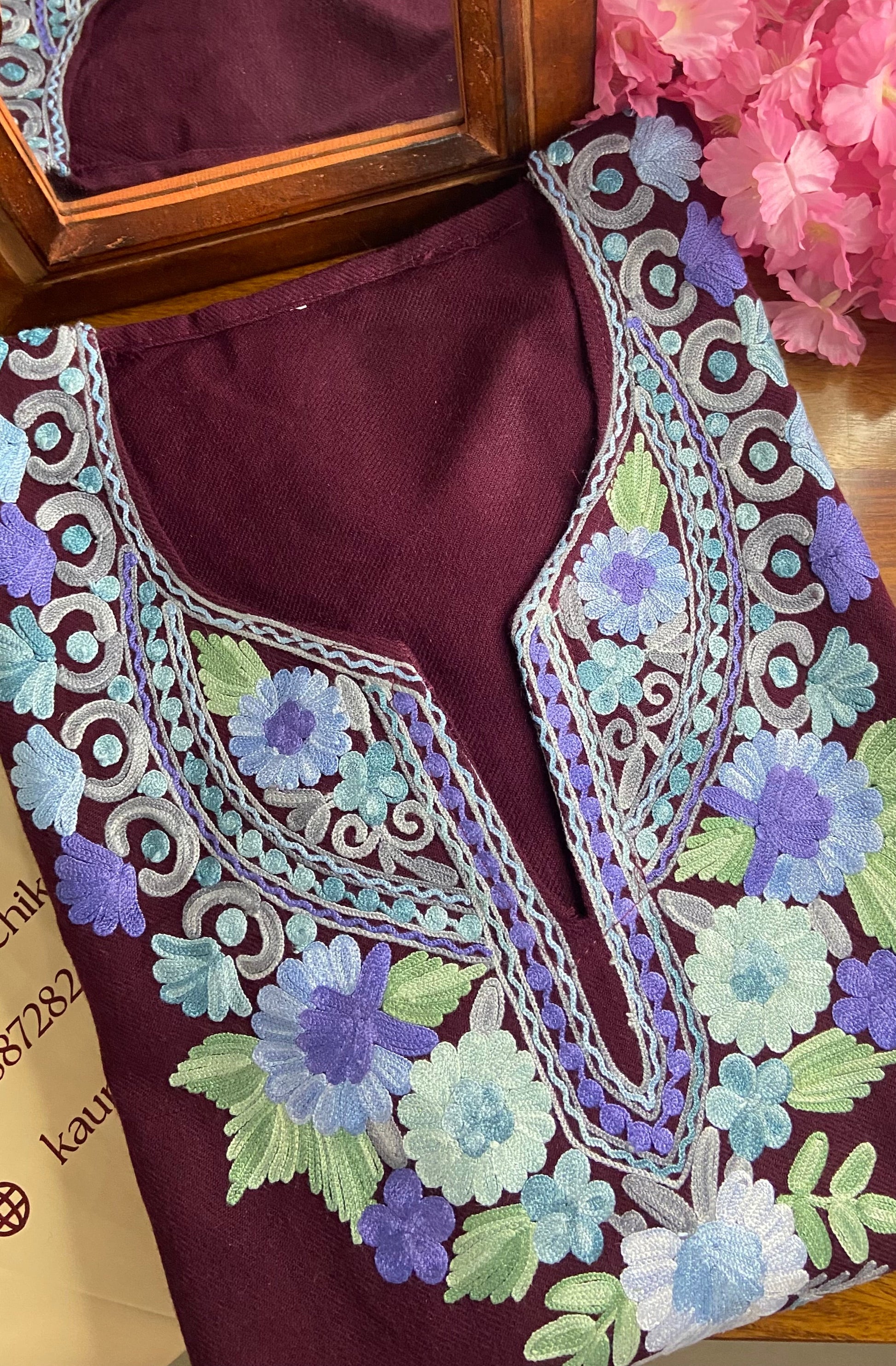 “NOORAIN" Kashmiri Pheran