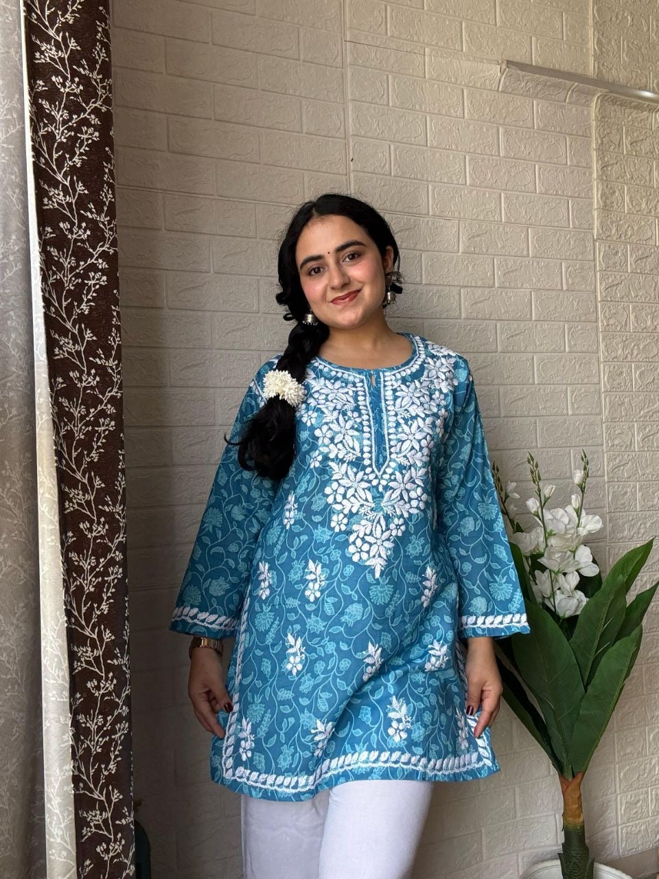 “MINAL” Short Chikankari Kurta