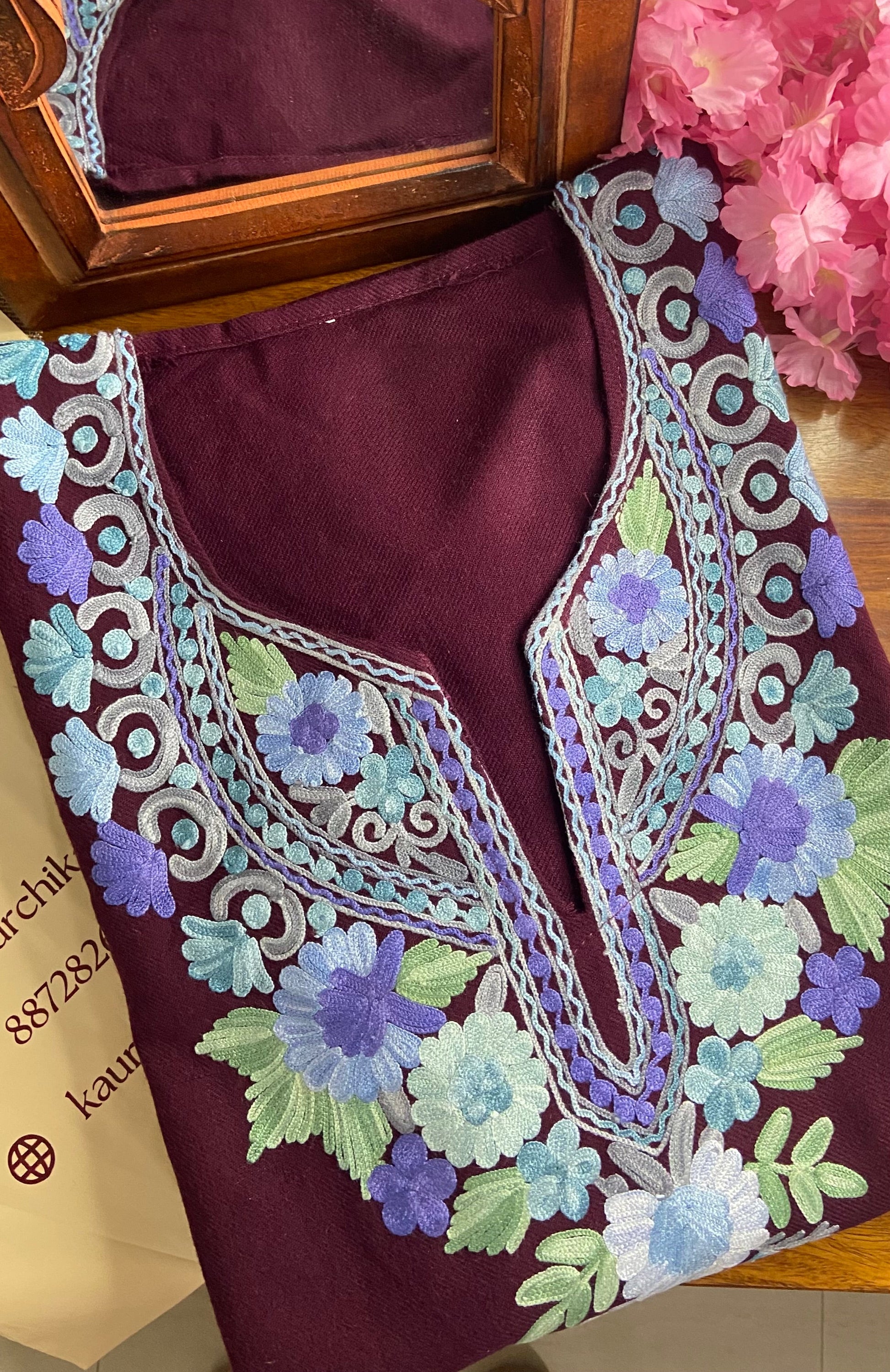 “NOORAIN" Kashmiri Pheran