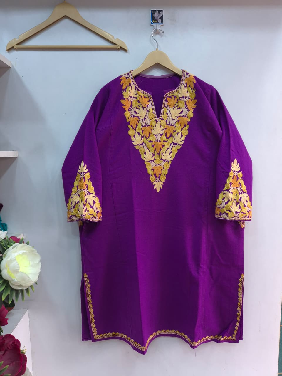 “NOORJAHAN" Kashmiri Pheran