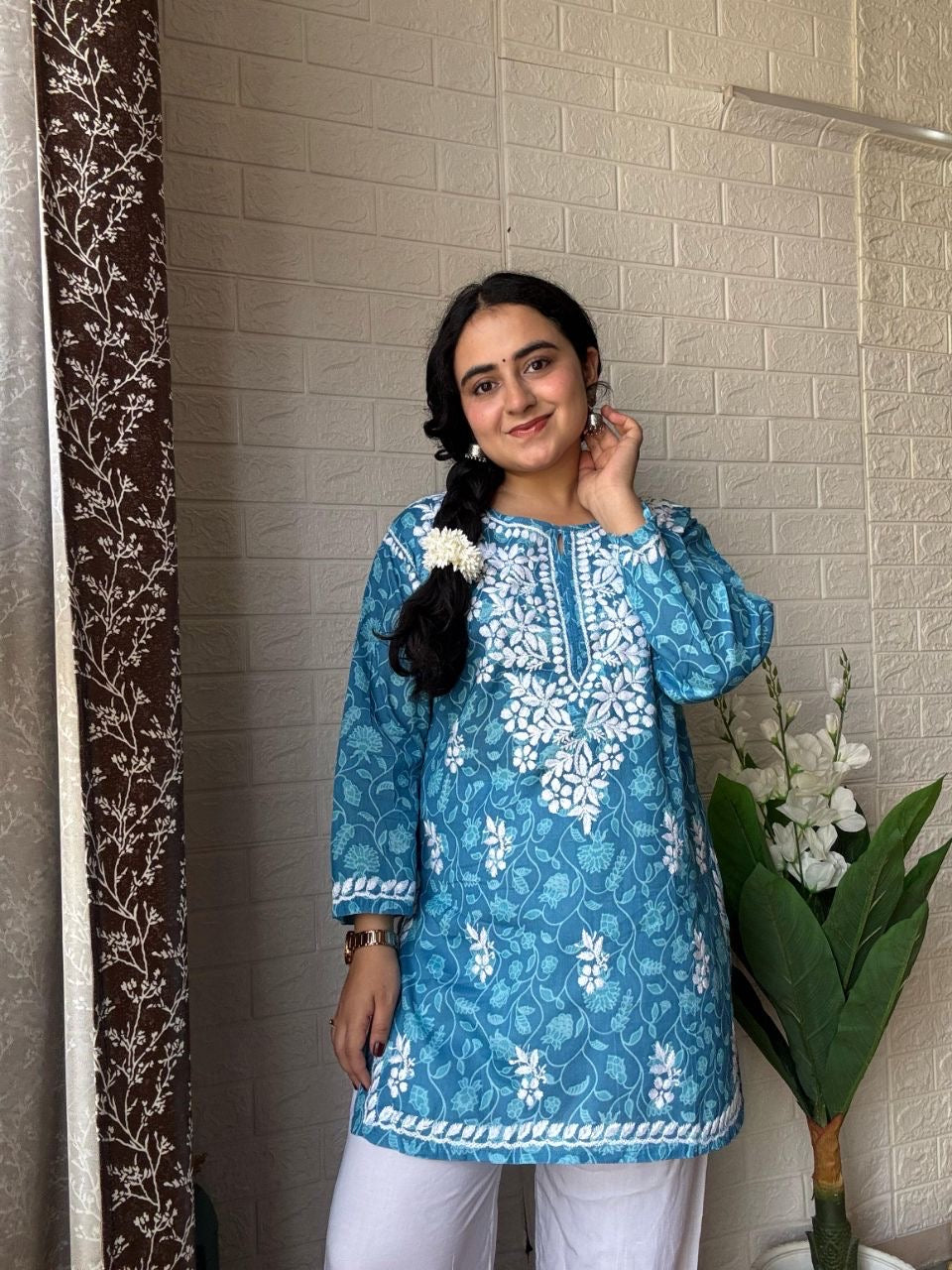 “MINAL” Short Chikankari Kurta