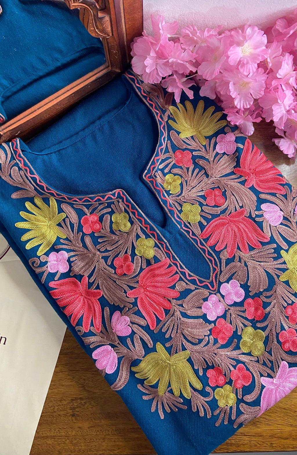 “NAYAB” Kashmiri Pheran