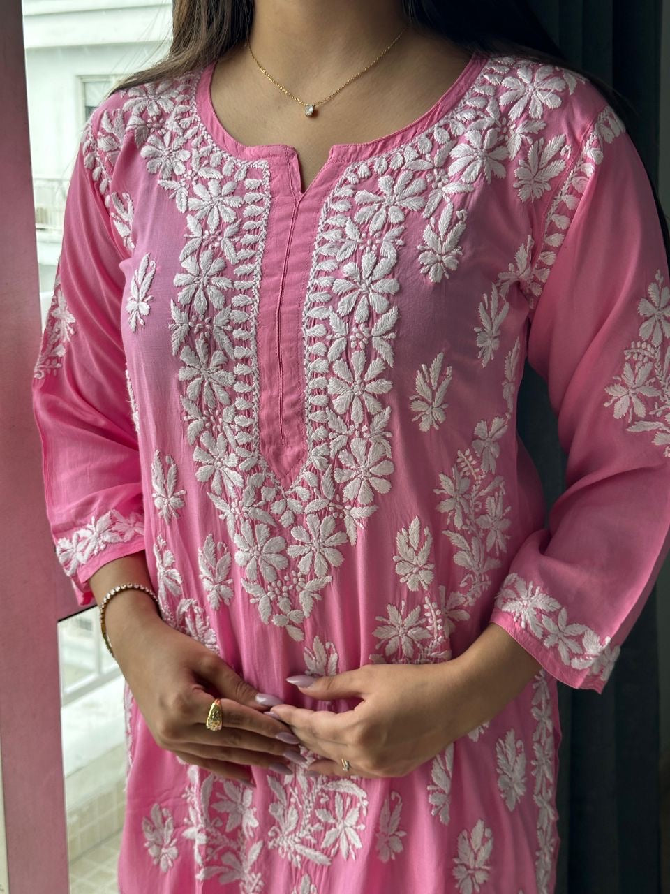 "HANUA" Modal Chikankari Kurta