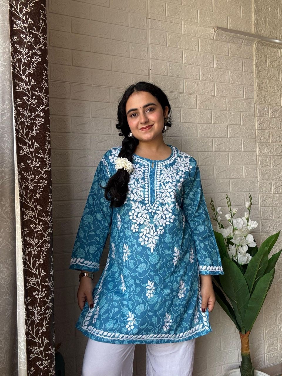 “MINAL” Short Chikankari Kurta