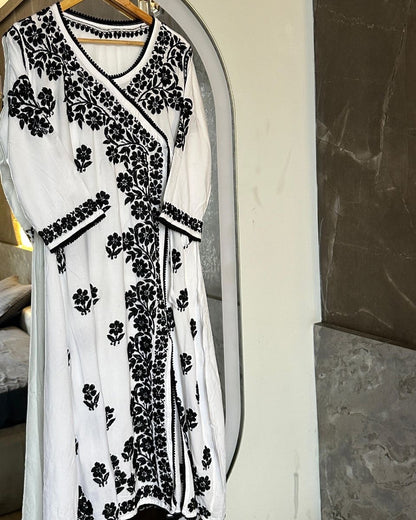 “KIARA” Modal Angrakha Chikankari Kurta