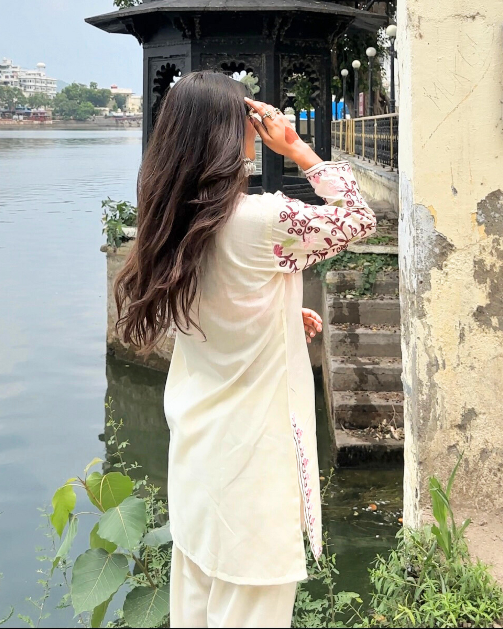 “AISHA” Kashmiri Embroidered Co-Ord Set