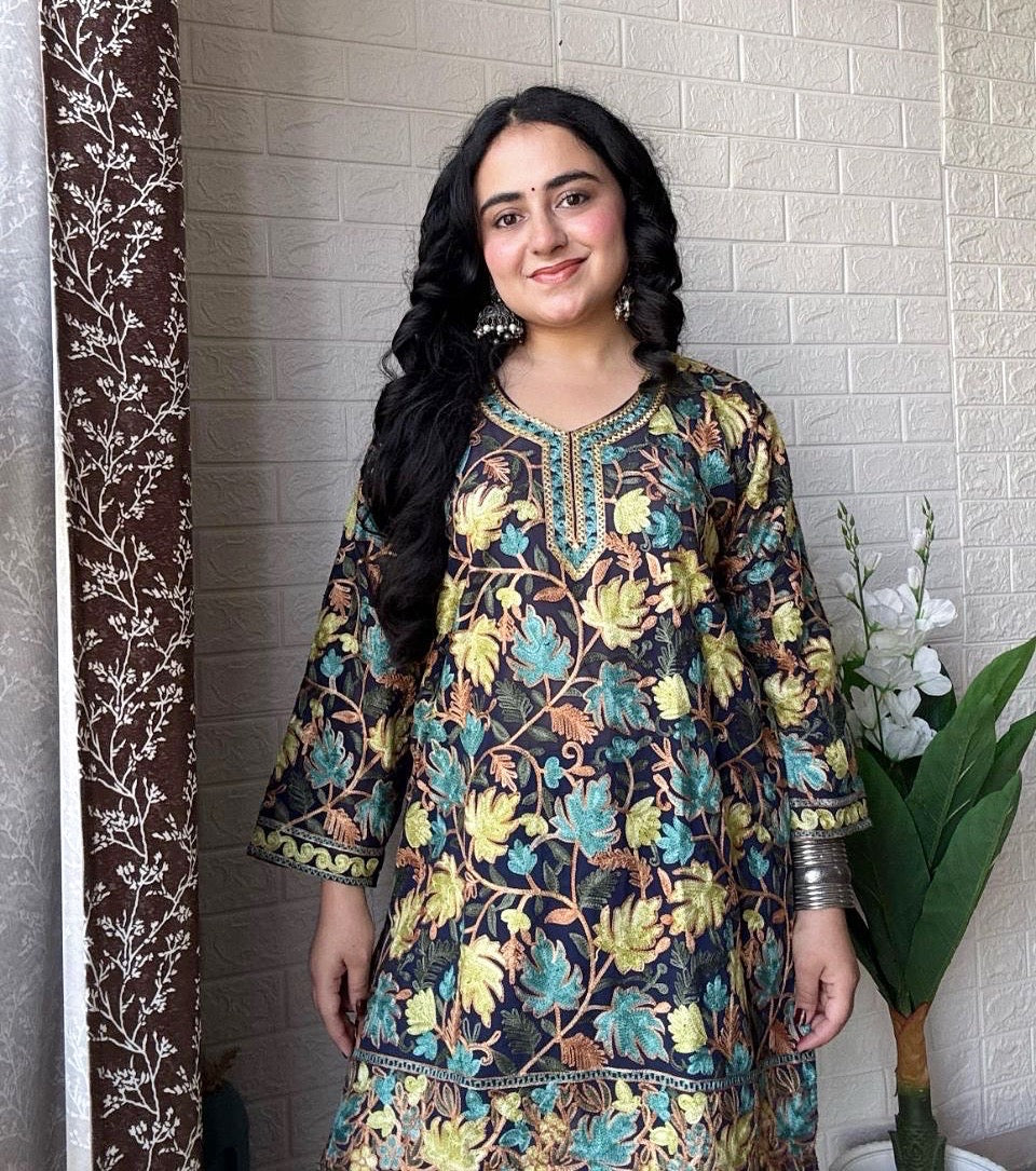 "TAANI" Georgette Kashmiri Short Kurta