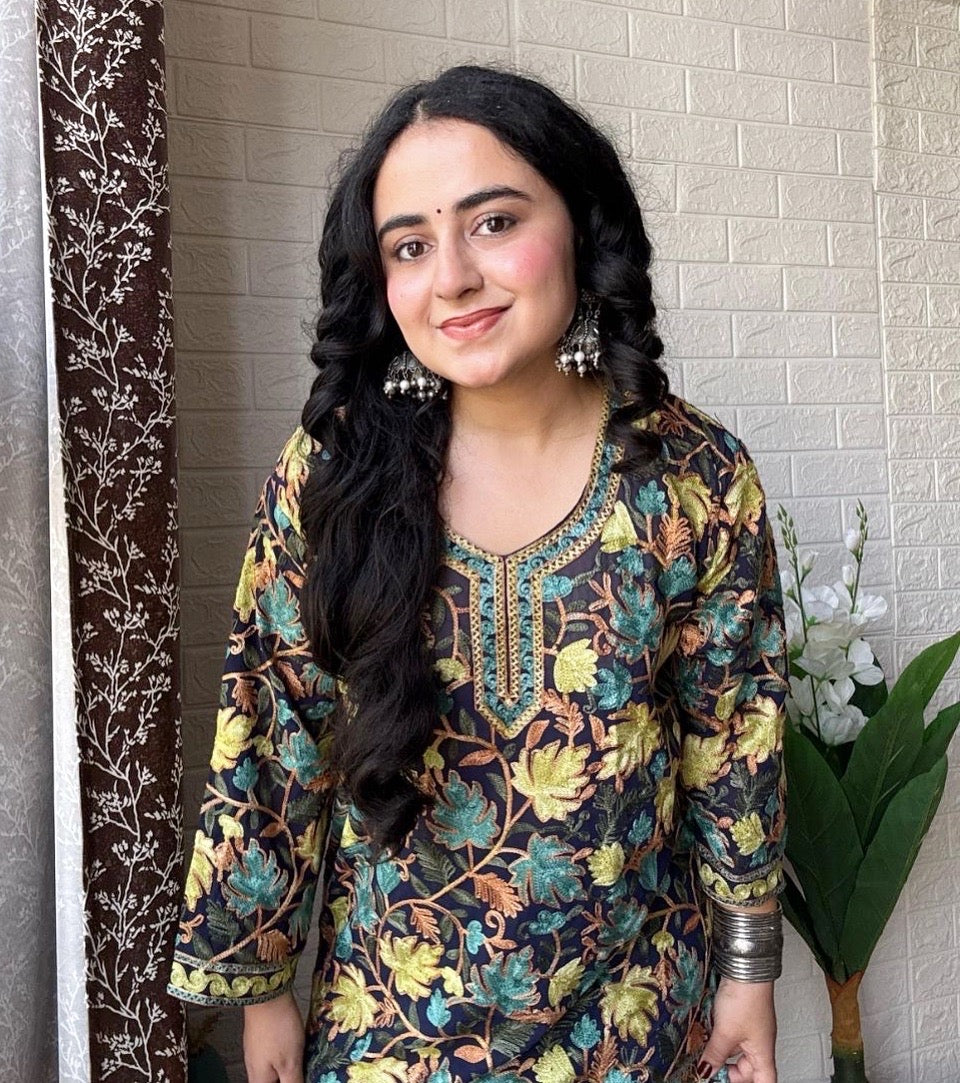 "TAANI" Georgette Kashmiri Short Kurta