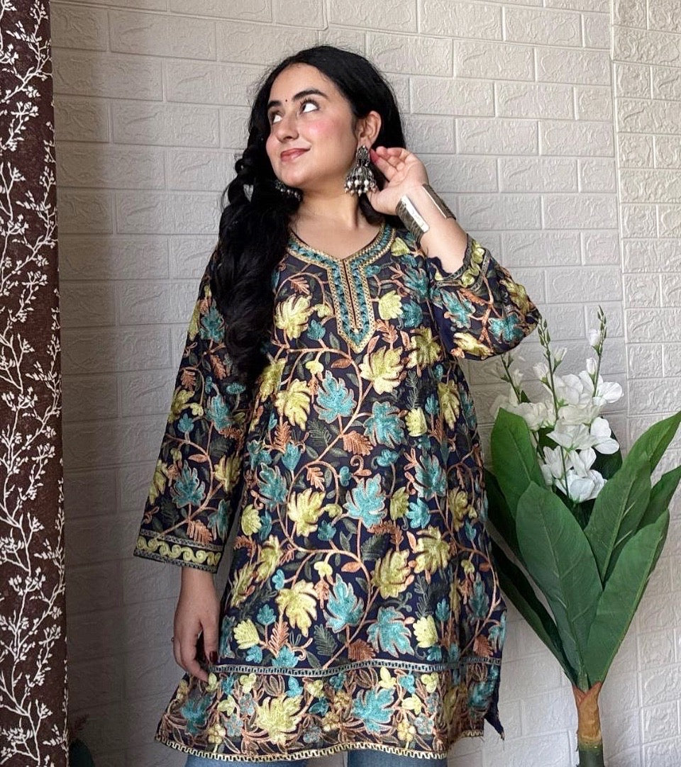 "TAANI" Georgette Kashmiri Short Kurta