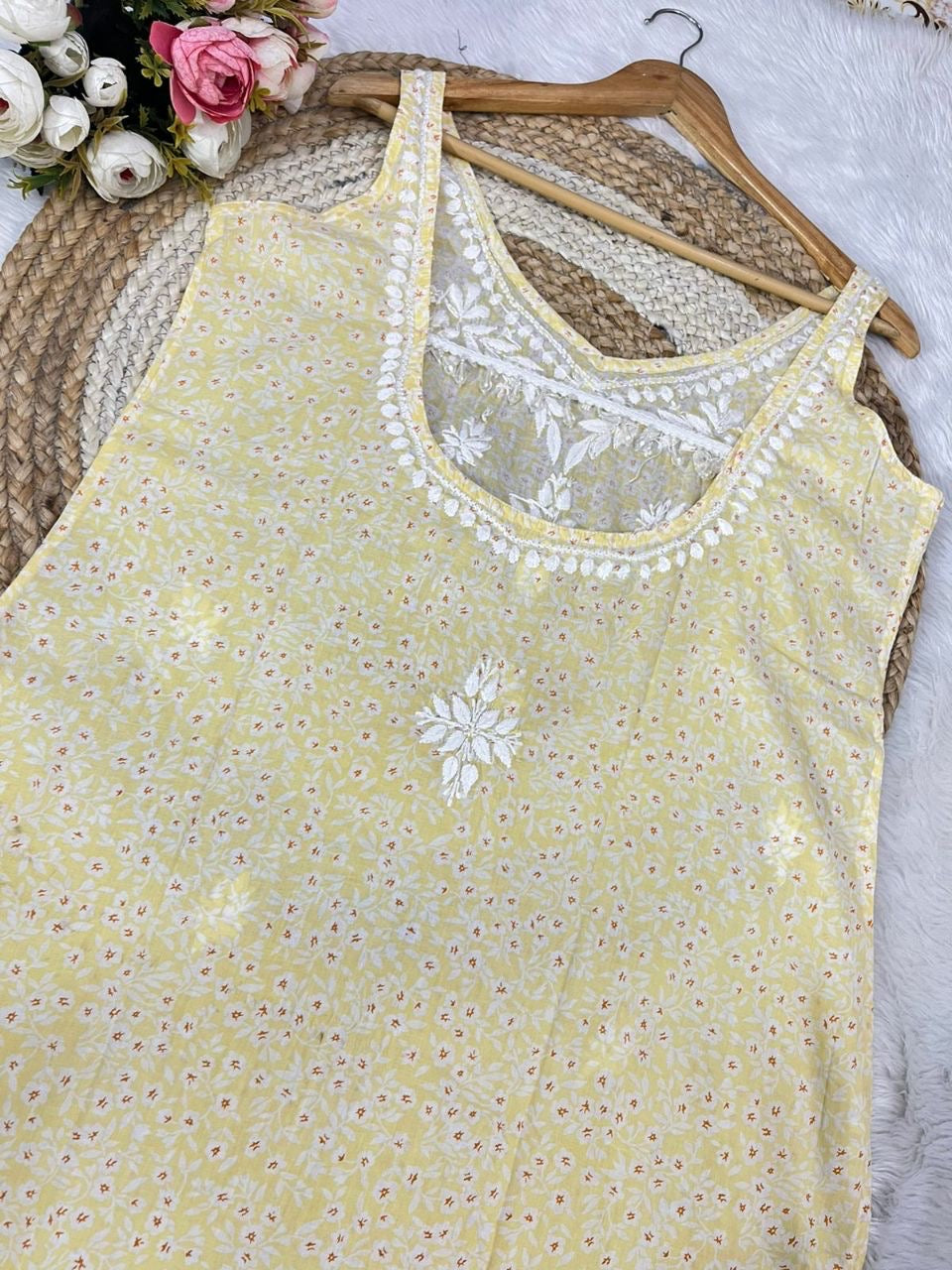 Ishani Kurta back view – deep back detail, sleeveless chikankari kurta