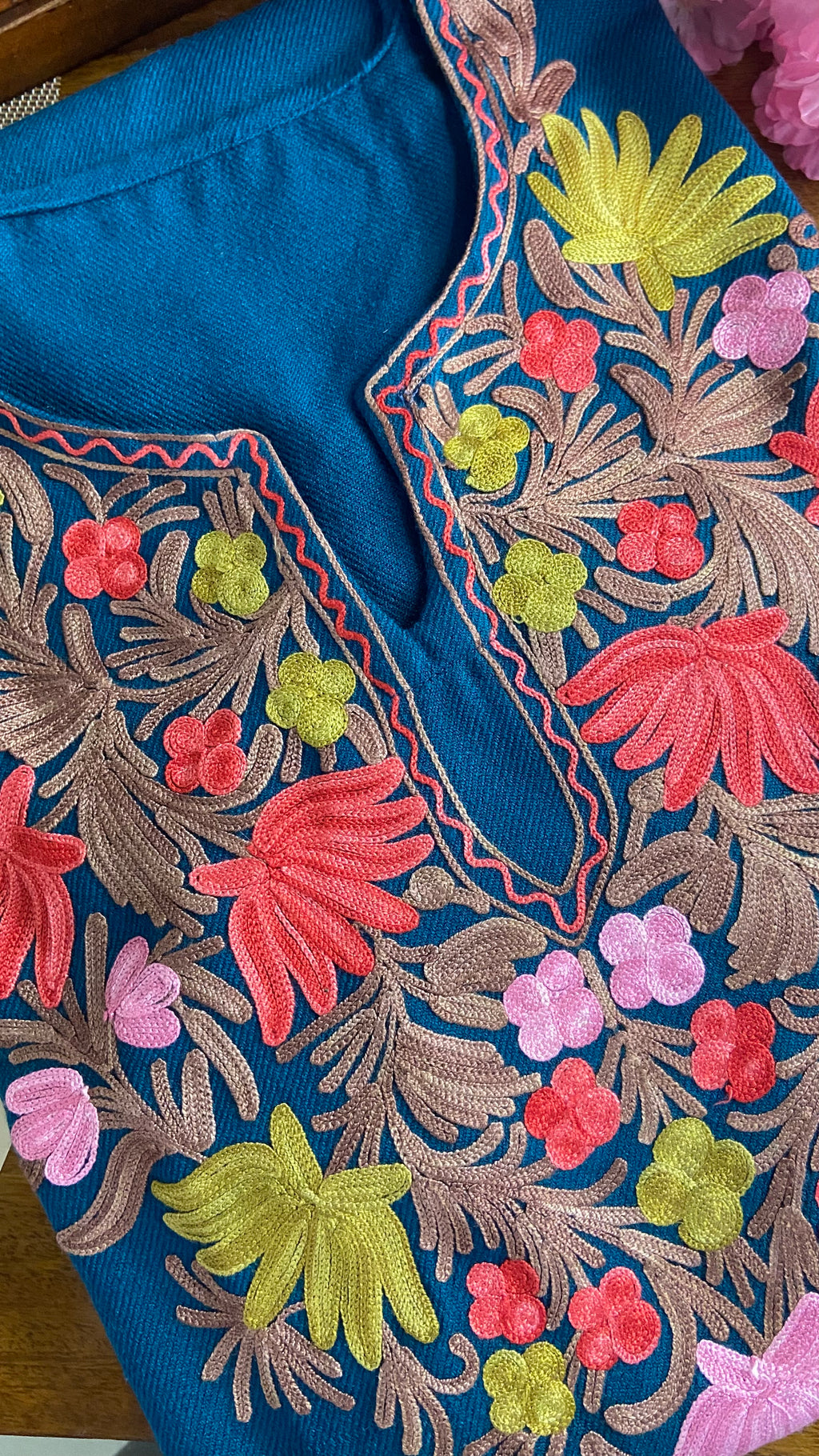 “NAYAB” Kashmiri Pheran