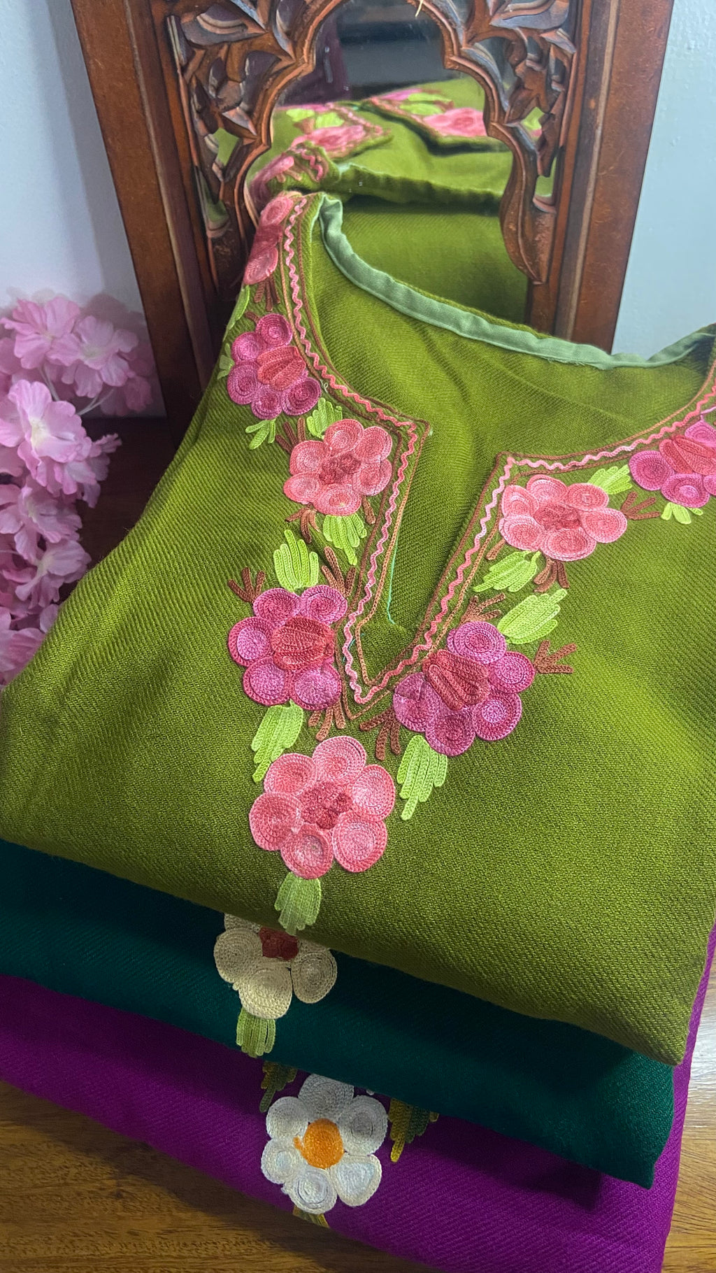 “YALEENA" Kashmiri Pheran