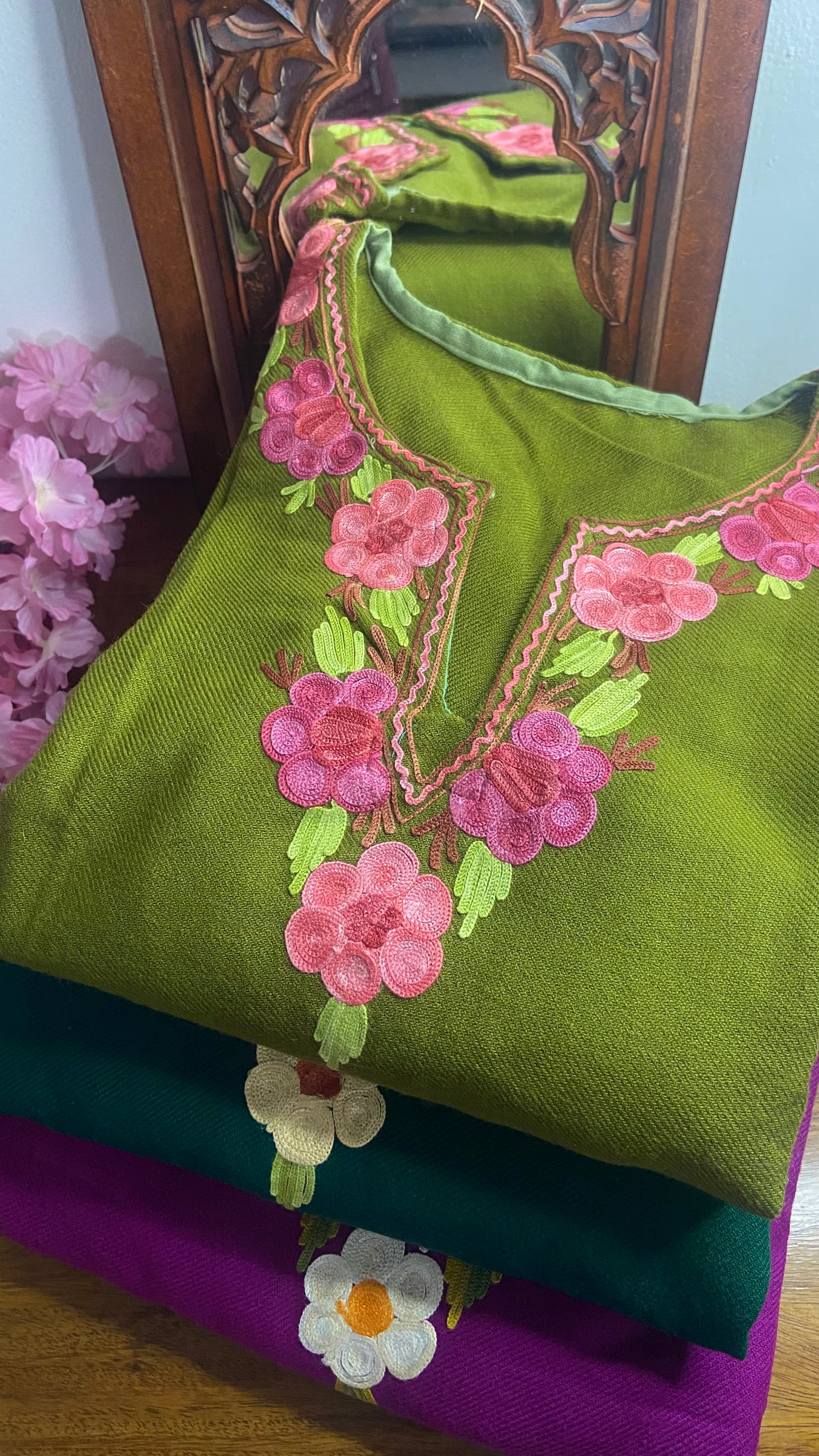 “YALEENA" Kashmiri Pheran