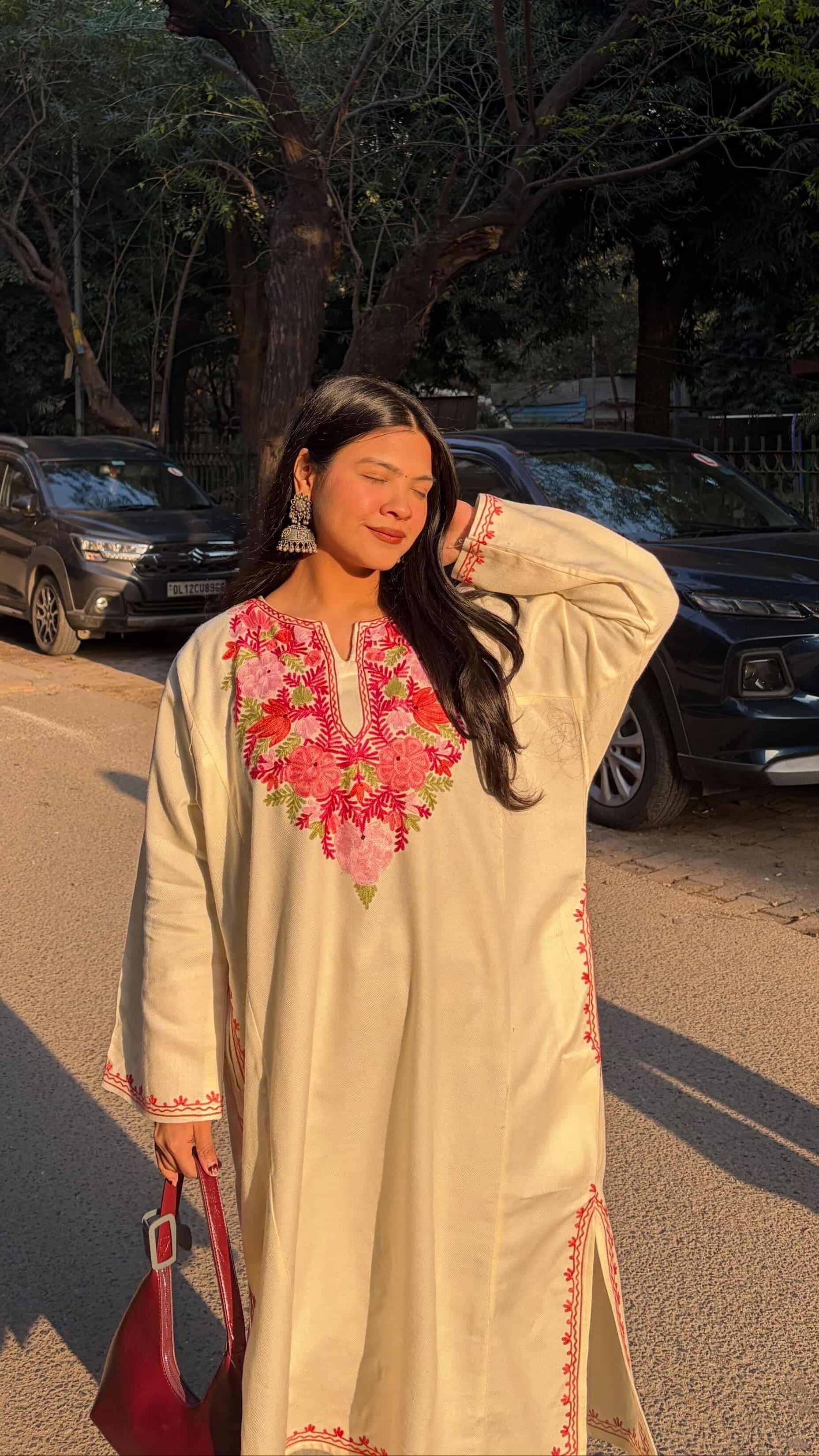 “AZAAN" Kashmiri Pheran