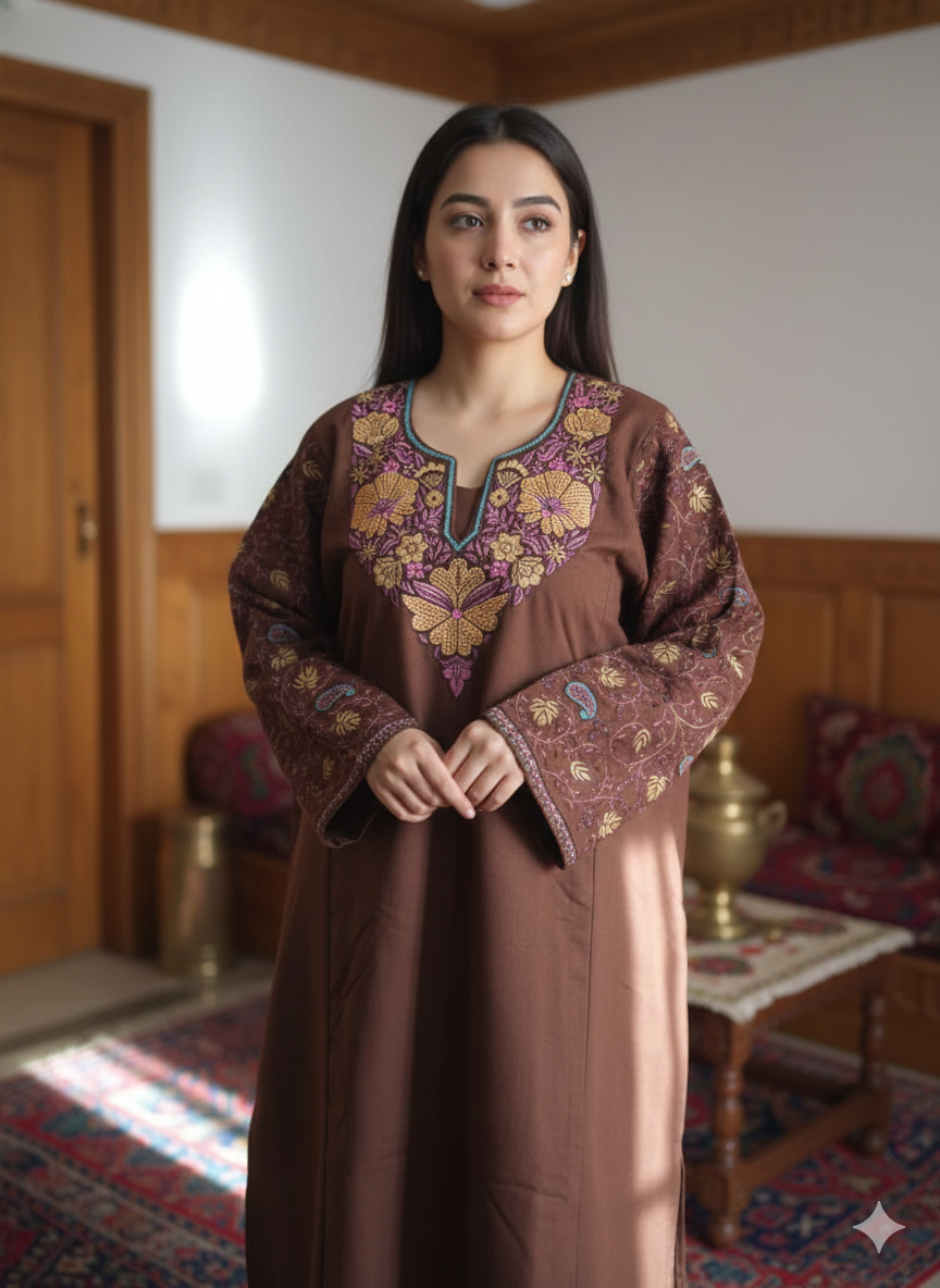 “DILNAAZ" Sozni Kashmiri Pheran