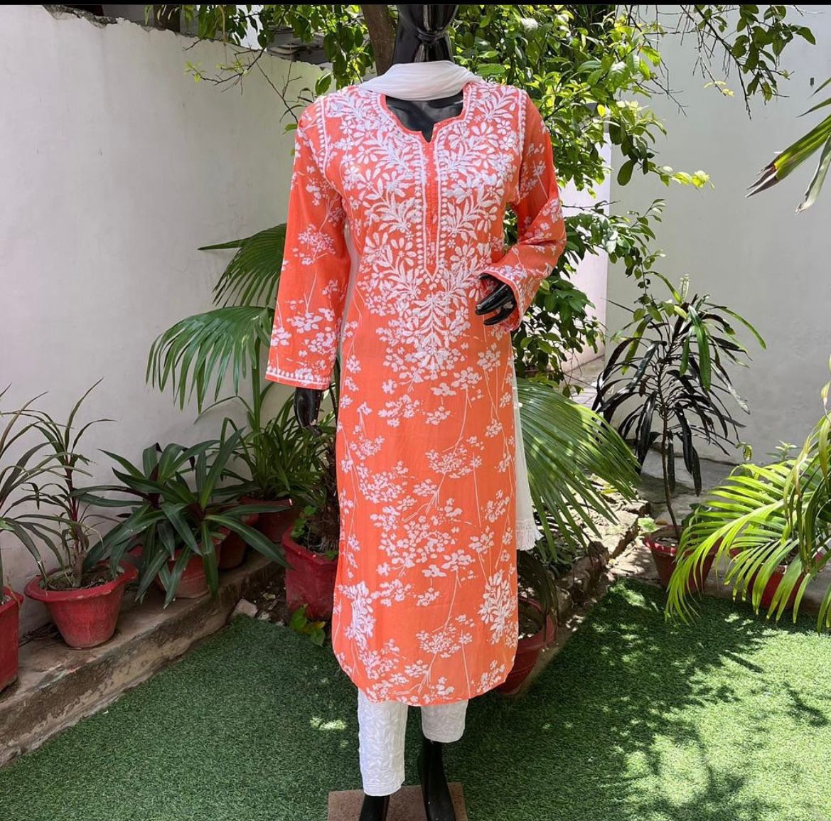 "ZAINA" Mul Cotton Chikankari Kurta